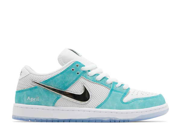 NIKE DUNK LOW PRO QS 